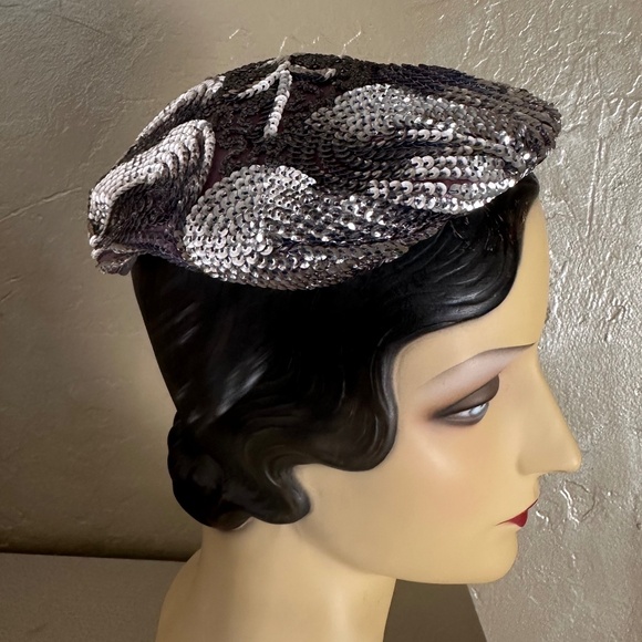 SOPHISTICATED 1950s\' COCKTAIL HAT - SILVER SEQUINS AND BEADS ON PURPLE BASE
